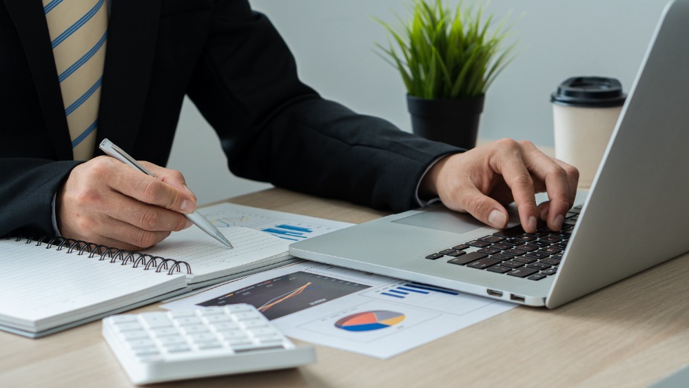 Jak za pomocą SEO uzyskaliśmy 285% zwrotu inwestycji? – Case study portalu rankingowego